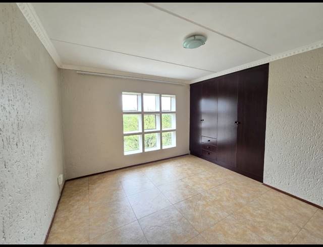2 BEDROOM TOWNHOUSE FOR SALE IN MULBARTON